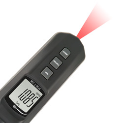 Das Display vom Drehzahlmesser erkennt ob es sich um eine kontaktierende oder kontaktlose Messung handelt und dreht das Display dementsprechend um 180. 