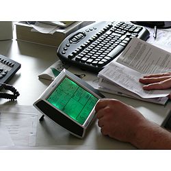Funkwetterstation bei der Einstellung �ber das Touchscreen-Display