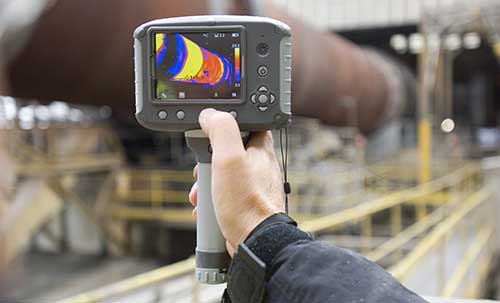 Die Gebäudethermografie-Kamera im Einsatz in der Industrie.