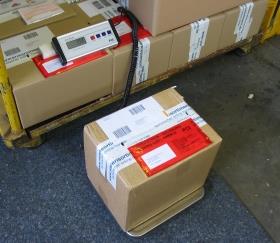 Paketwaage im Einsatz als Versandwaage