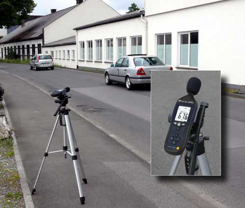 Das Lärmmessgeraet PCE-322A bei der Verkehrslärmüberwachung