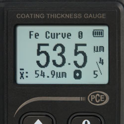 Das Schichtdickenmessgerät PCE-CT 70 ist mit einem LCD Display mit Hintergrundbeleuchtung ausgestattet.