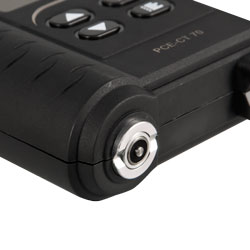 Das Schichtdickenmessgerät PCE-CT 70 mit integriertem Sensor für zerstörungsfreie Messungen.