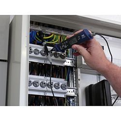 Stiftmultimeter PCE-PDM1 Sicherungskontrolle in einer Elektroverteilung