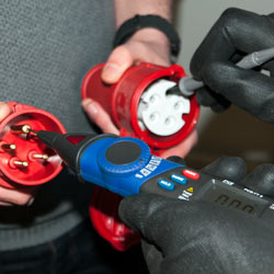 Durchgangsprüfung mit dem Stift-Multimeter PCE-TT 3