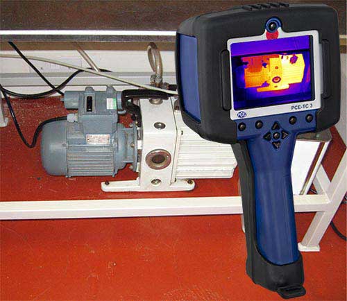 Motor-Getriebeblock Thermofoto mit der Thermographiekamera PCE-TC 3