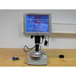 Anwendung des Videomikroskop PCE-VMS 200 bei der Untersuchung einer Metalloberfläche