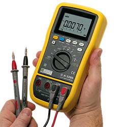 Das AC+DC TRMS Multimeter C.A 5289 im Einsatz