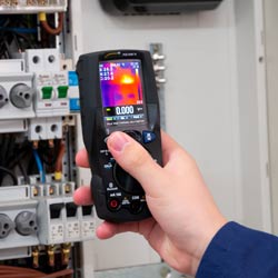Wärmebild in der Anwendug vom Digitalmultimeter PCE-HDM 15
