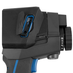 Die Gebäudethermographie Kamera wird mit Schutzkappen geliefert.