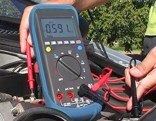 Handmultimeter im praktischen Einsatz