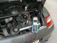 KFZ Multimeter im praktischen Einsatz