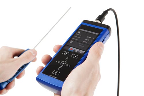 Das ergonomisch optimierte Luftfeuchte - Messgerät XA1000 erkennt jeden angeschlossenen Fühler automatisch.