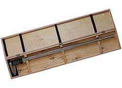 Der Messschieber PCE-DCP 1000 im hochwertigem Holzgehäuse