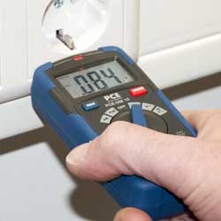 Das Multimeter für Anfänger PCE-DM 10: Kontaktlose Spannungserkennung.