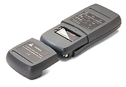 Multimeter Metrix MX24B mit geöffnetem Batteriefach