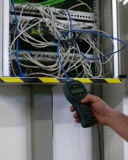 Einsatz vom Netzwerk-Testgert Pinger Plus