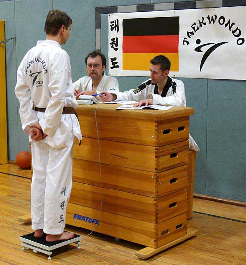 Sportwaage PCE-PS 200MPC beim Taekwondo