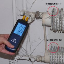 Hier sehen Sie das Temperaturmessgerät PCE - T312 in der Anwendung bei einer Differentialmessung