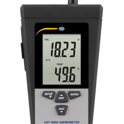 Display vom Thermoanemometer