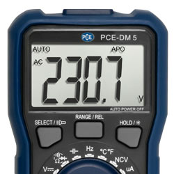  mit dem Voltmeter PCE-DM 5